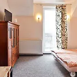 Rajski Zakatek ウストロン