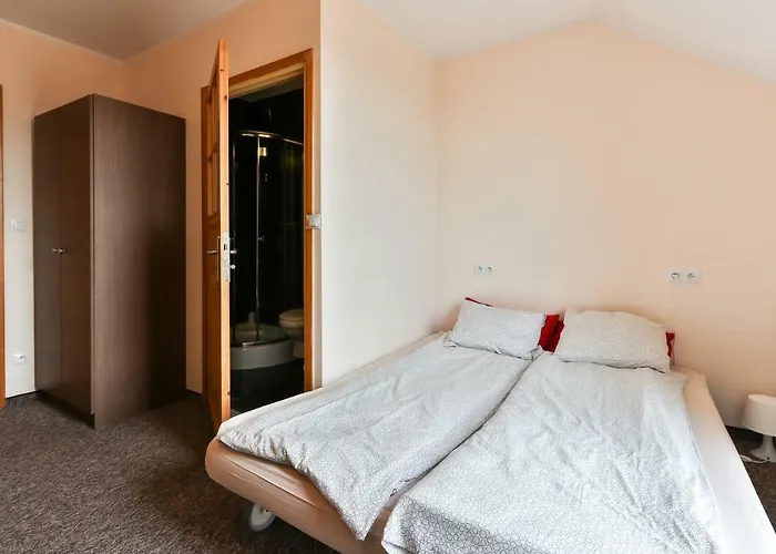 Rajski Zakatek אוסטראון